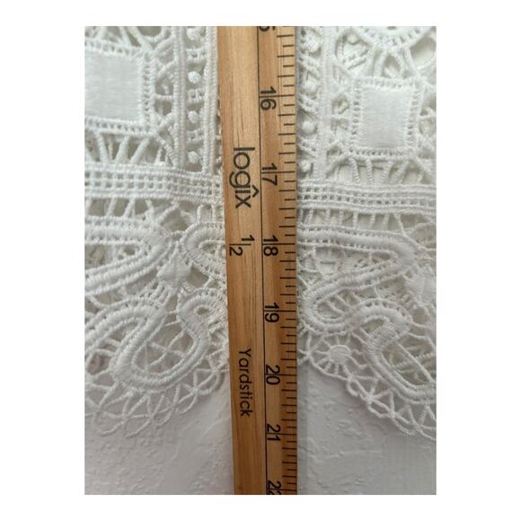 Forever 21 Cropped Top Size M Crochet Lace Overlay Off White Bell Sleeve Frayed - Picture 10 of 11